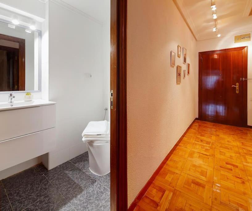 Apartamento Maura 2 Dormitorios オビエド エクステリア 写真