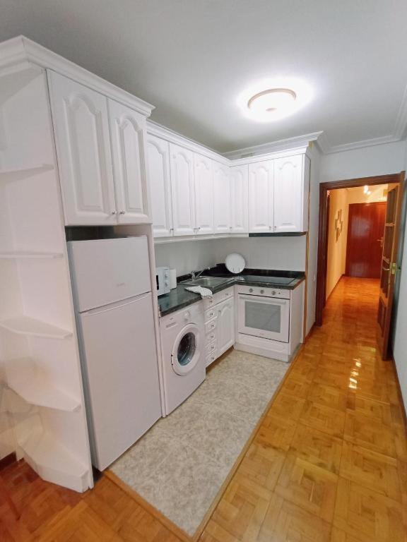 Apartamento Maura 2 Dormitorios オビエド エクステリア 写真