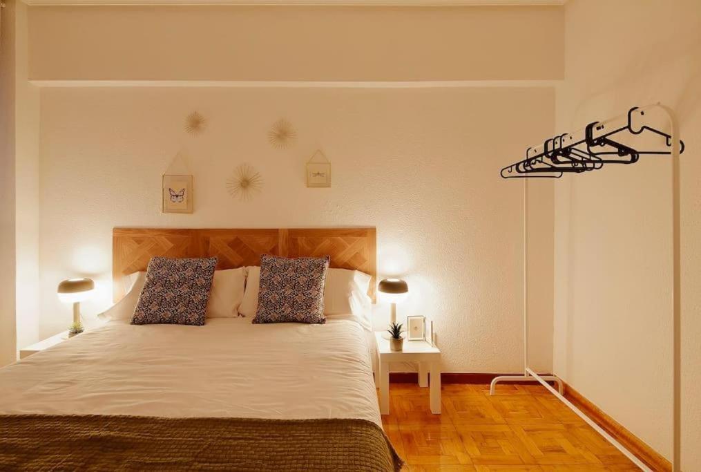 Apartamento Maura 2 Dormitorios オビエド エクステリア 写真