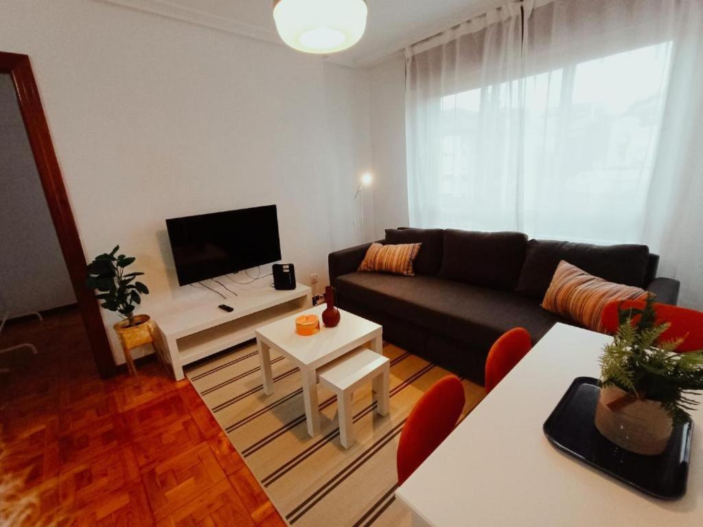 Apartamento Maura 2 Dormitorios オビエド エクステリア 写真