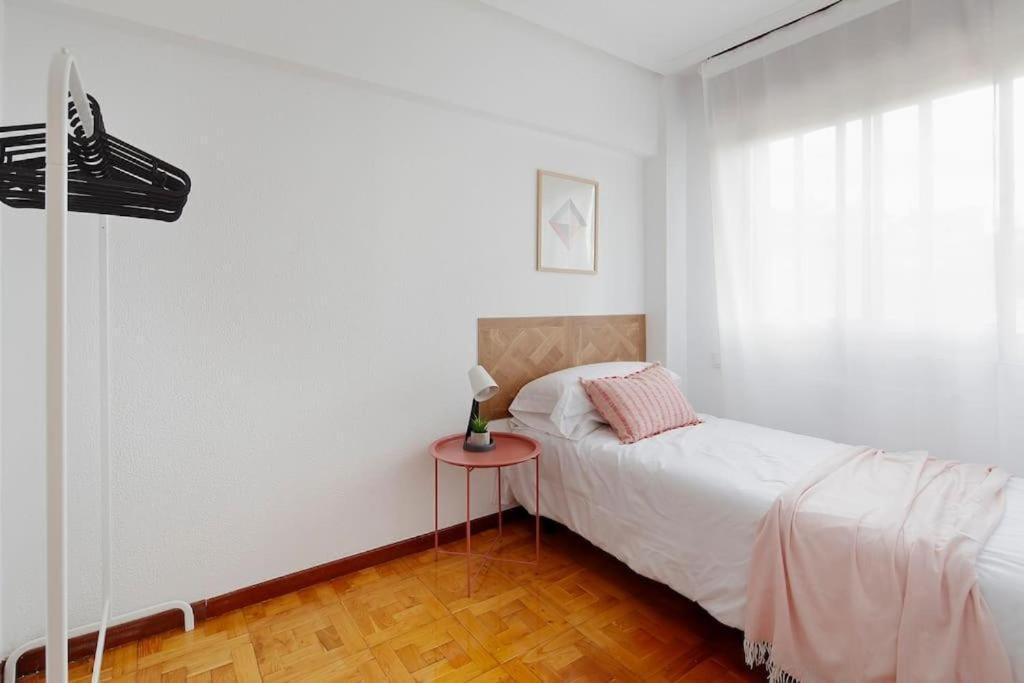 Apartamento Maura 2 Dormitorios オビエド エクステリア 写真